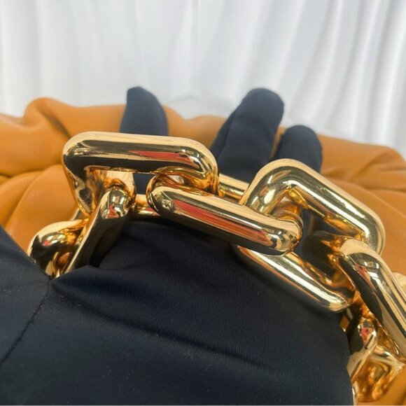 Bottega Veneta Chain Pouch Caramel Leather Bag - Picture 8 of 11